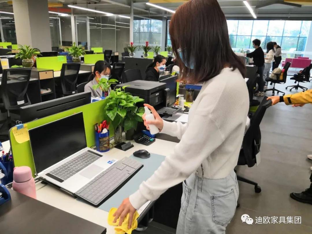 員工自行對崗位消毒 員工自行對崗位消毒