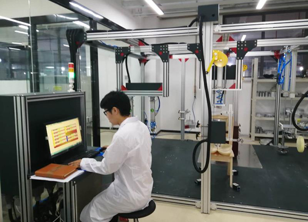 迪歐集團檢測中心力學室