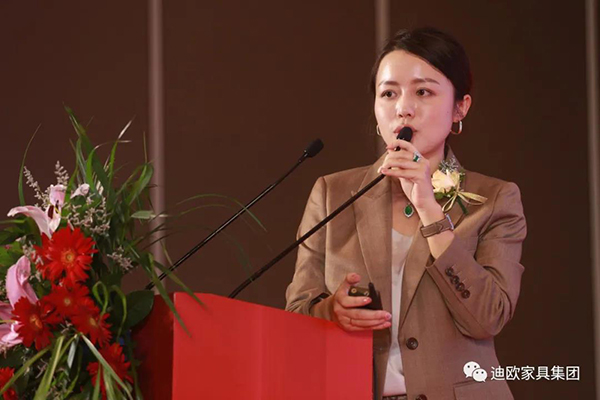 迪歐集團(tuán)副總裁兼采購(gòu)中心總監(jiān)黃雅悠女士分享了迪歐集團(tuán)采購(gòu)供應(yīng)商管理機(jī)制 迪歐集團(tuán)副總裁兼采購(gòu)中心總監(jiān)黃雅悠女士分享了迪歐集團(tuán)采購(gòu)供應(yīng)商管理機(jī)制