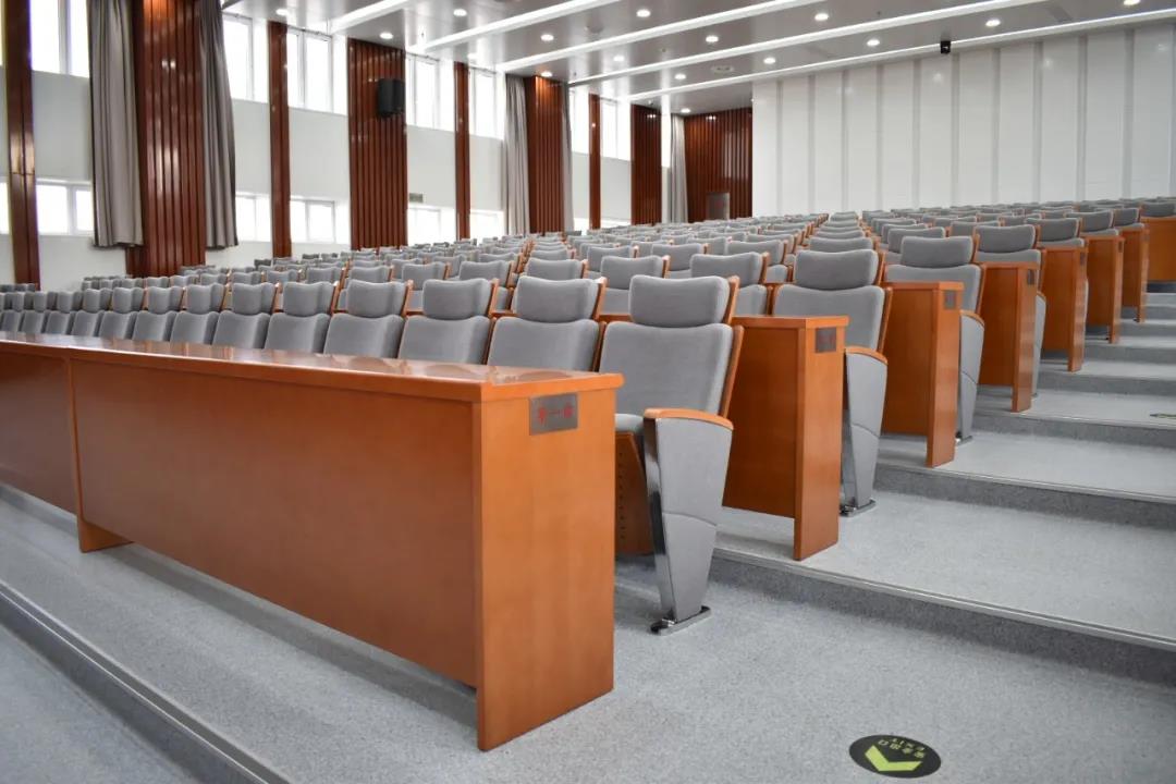 報(bào)告廳 報(bào)告廳