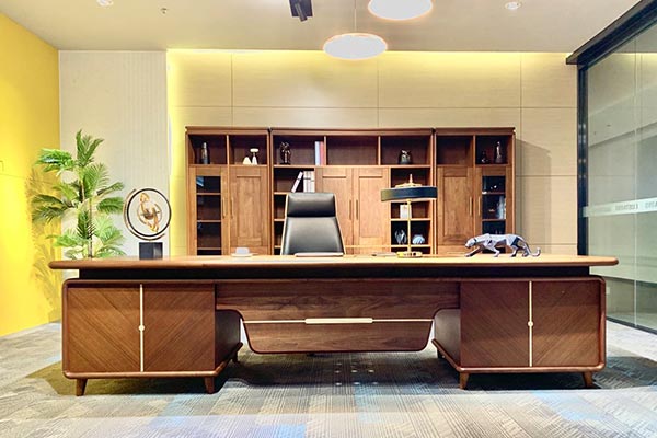 2020新品-豪邁系列-優(yōu)品胡桃木老板桌-迪歐家具